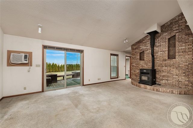 852 W I Road, Huntley, MT 59037