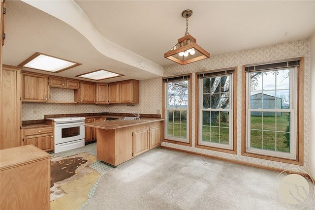 852 W I Road, Huntley, MT 59037