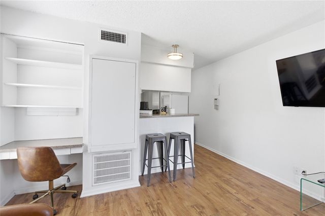 2808 Whitis Ave C301, Austin, TX 78705