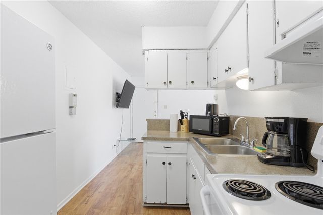 2808 Whitis Ave C301, Austin, TX 78705