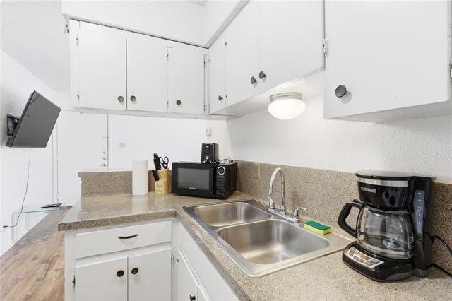 2808 Whitis Ave C301, Austin, TX 78705