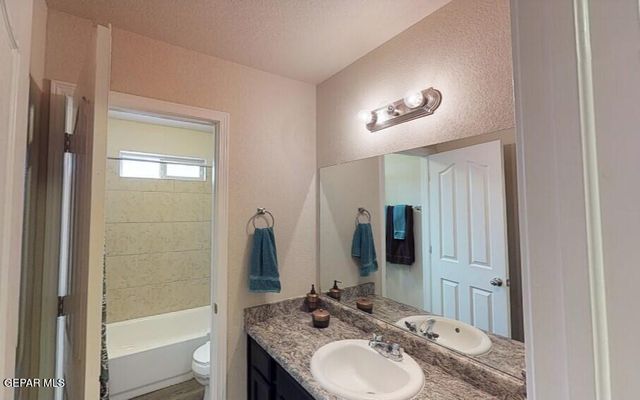 1041 Victor Mendoza Sr. Avenue, Horizon City, TX 79928