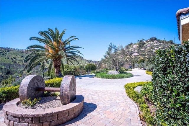 19270 Horizon View Dr., Ramona, CA 92065