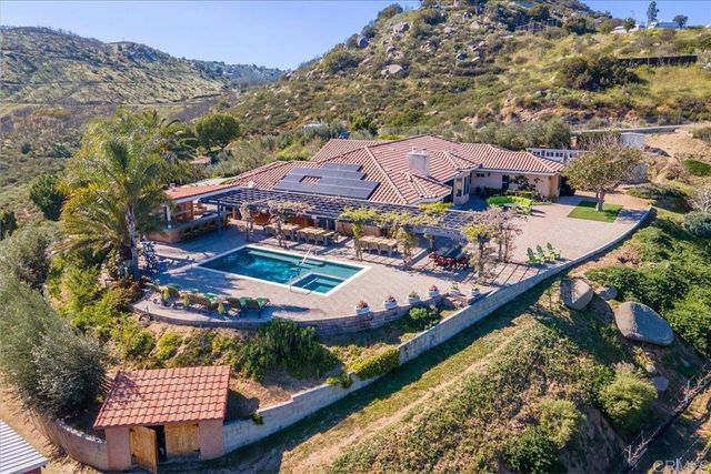 19270 Horizon View Dr., Ramona, CA 92065