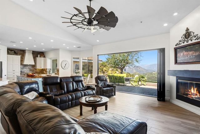 19270 Horizon View Dr., Ramona, CA 92065