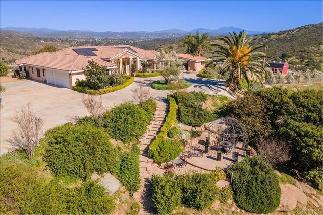 19270 Horizon View Dr., Ramona, CA 92065