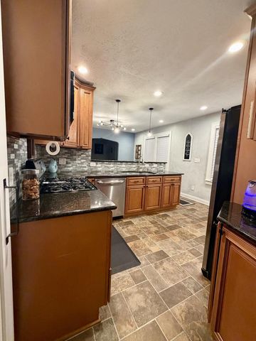 2007 27th STREET, Kenosha, WI 53140