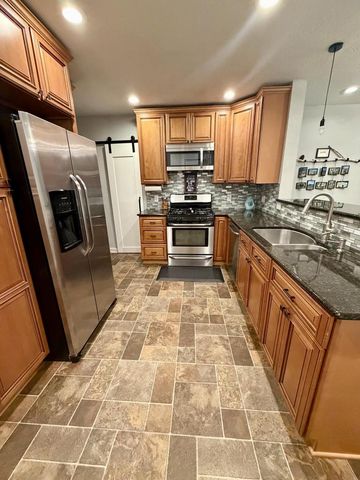 2007 27th STREET, Kenosha, WI 53140