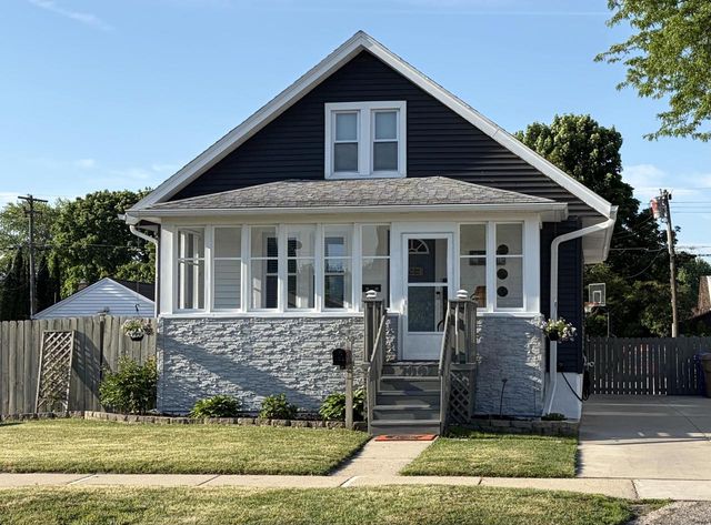 2007 27th STREET, Kenosha, WI 53140