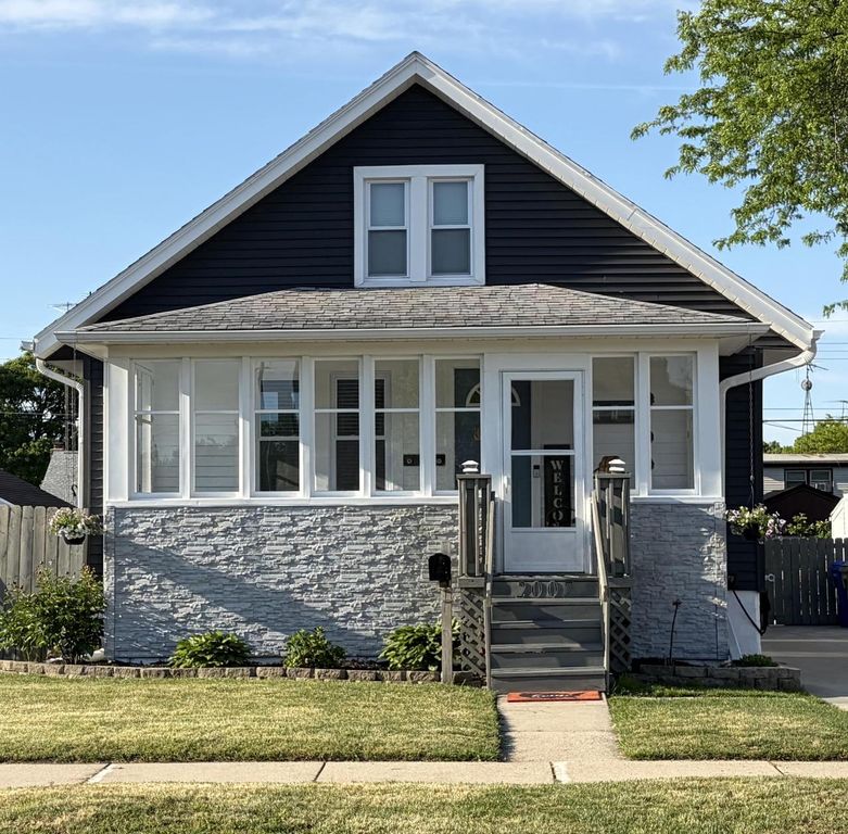 2007 27th STREET, Kenosha, WI 53140