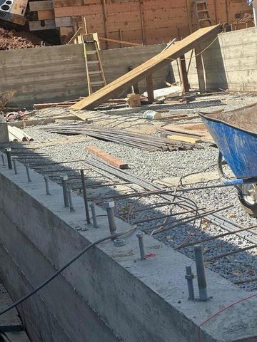 2004 Mezes Avenue, Belmont, CA 94002