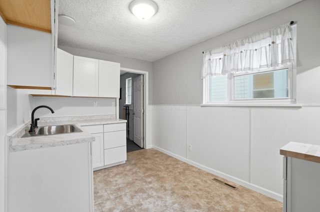 255 E Woodrow Avenue, Columbus, OH 43207