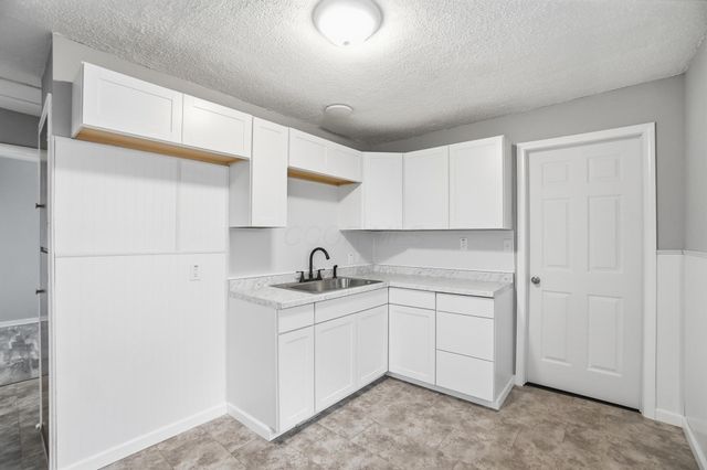 255 E Woodrow Avenue, Columbus, OH 43207