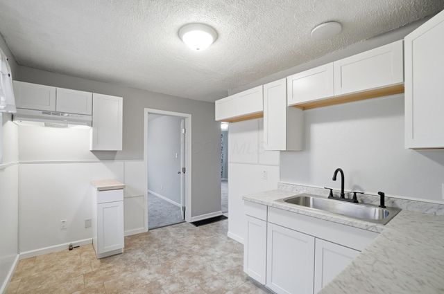 255 E Woodrow Avenue, Columbus, OH 43207