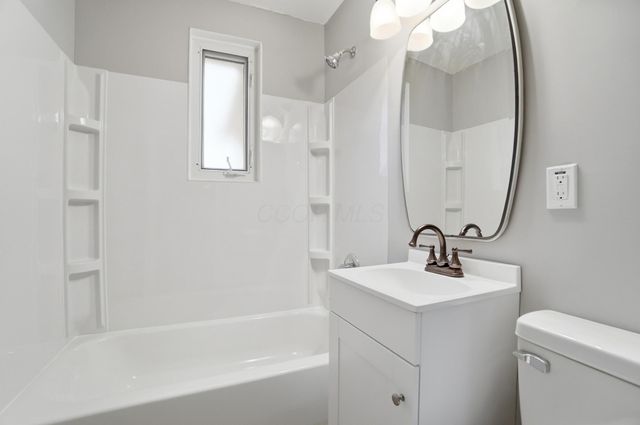 255 E Woodrow Avenue, Columbus, OH 43207