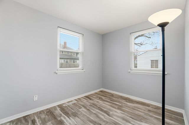 255 E Woodrow Avenue, Columbus, OH 43207