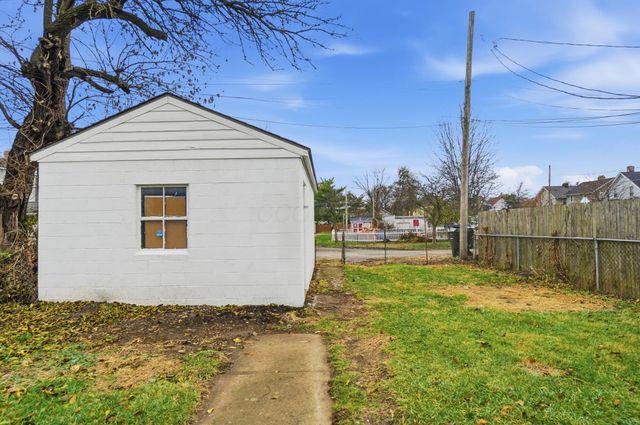 255 E Woodrow Avenue, Columbus, OH 43207