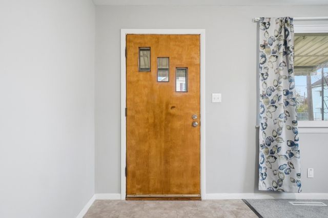 255 E Woodrow Avenue, Columbus, OH 43207