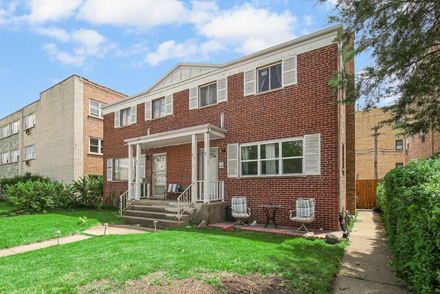 9115 N Gross Point Road, Skokie, IL 60077
