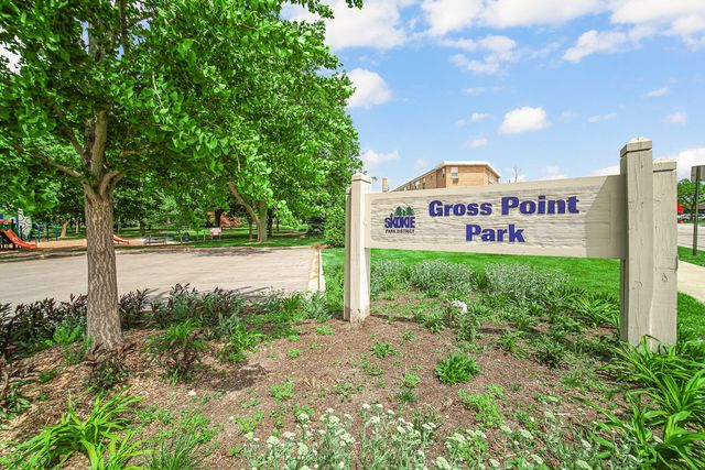 9115 N Gross Point Road, Skokie, IL 60077