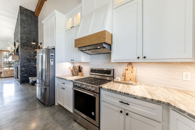 150 Bullyvard, Livingston, TX 77351