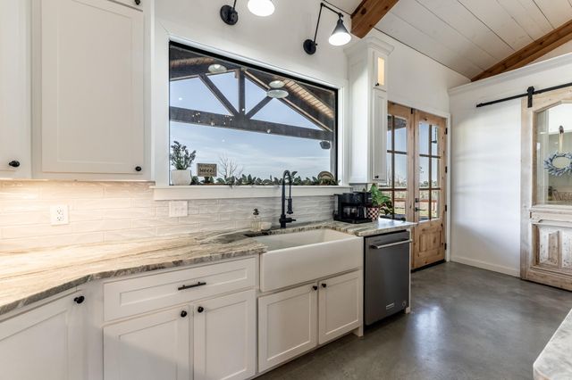 150 Bullyvard, Livingston, TX 77351