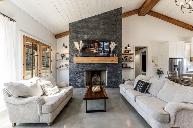 150 Bullyvard, Livingston, TX 77351