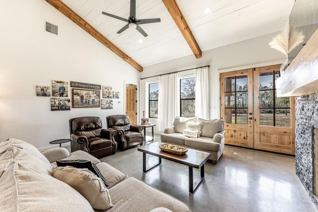 150 Bullyvard, Livingston, TX 77351