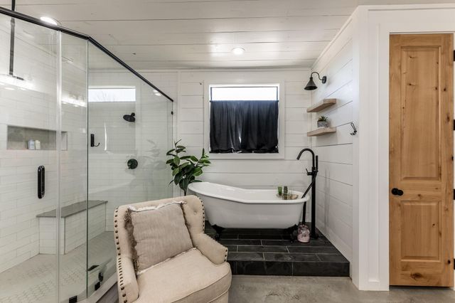 150 Bullyvard, Livingston, TX 77351