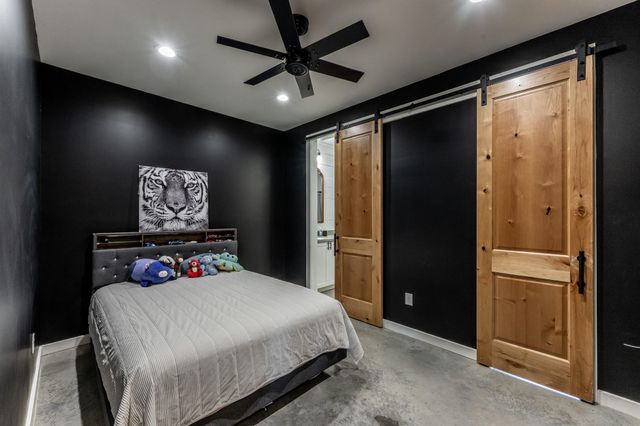 150 Bullyvard, Livingston, TX 77351