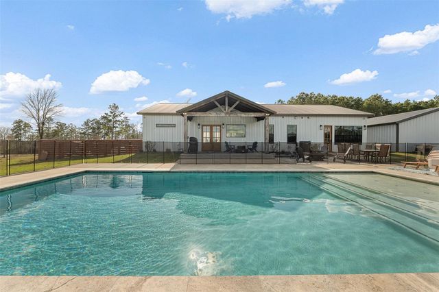 150 Bullyvard, Livingston, TX 77351