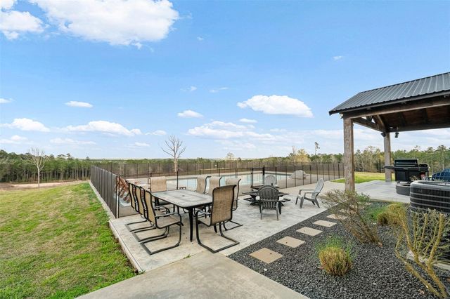 150 Bullyvard, Livingston, TX 77351