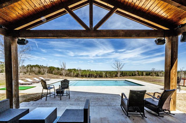 150 Bullyvard, Livingston, TX 77351