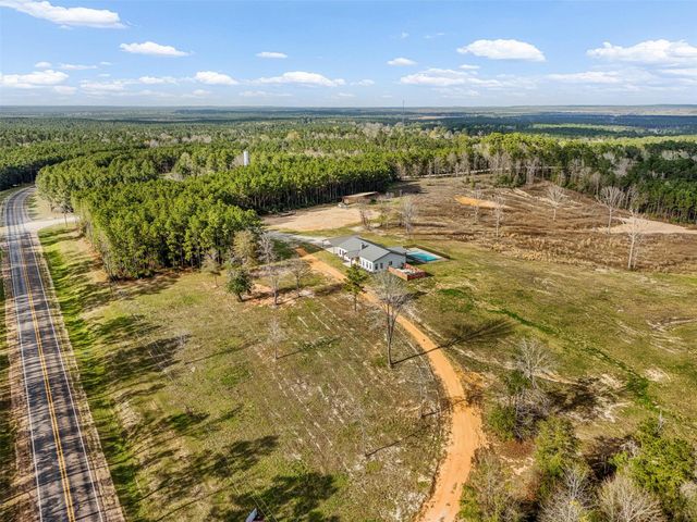 150 Bullyvard, Livingston, TX 77351