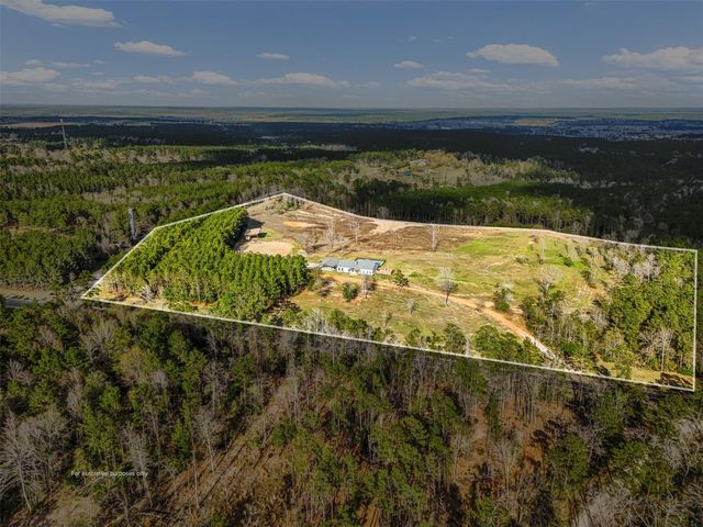 150 Bullyvard, Livingston, TX 77351