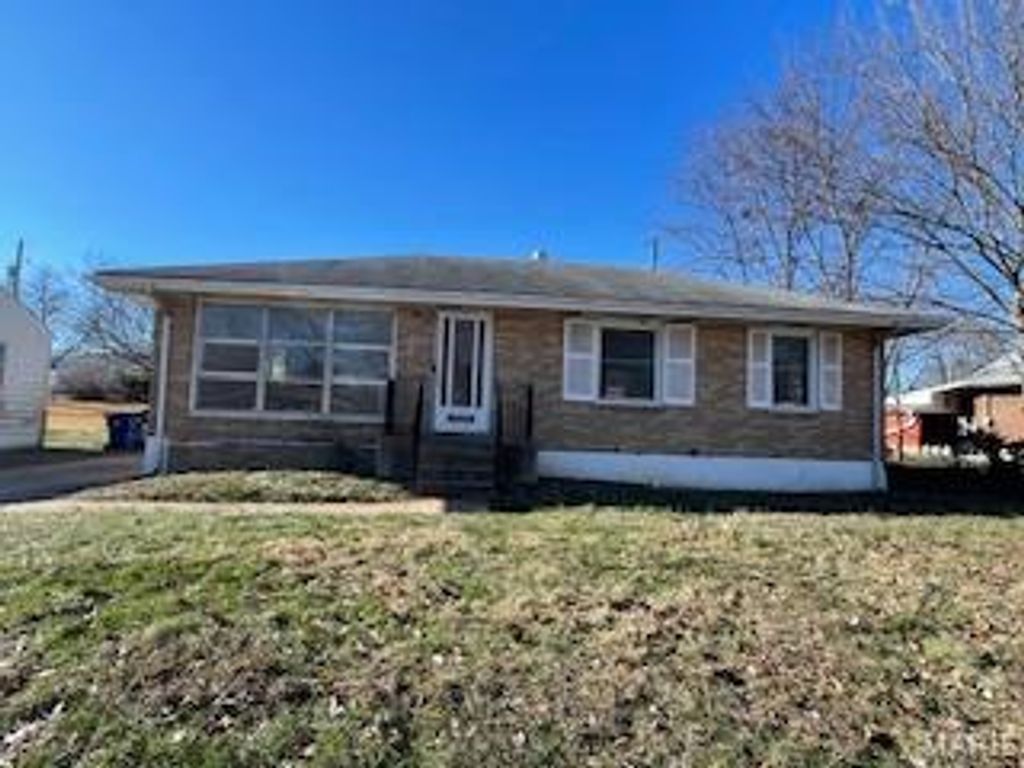 10356 Saint Matthew Lane, St Ann, MO 63074