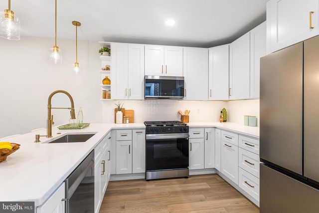 486 SHURS LN, Philadelphia, PA 19128
