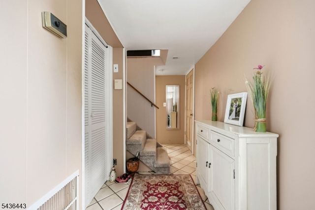 8 Ivan Rd, West Milford Twp., NJ 07480