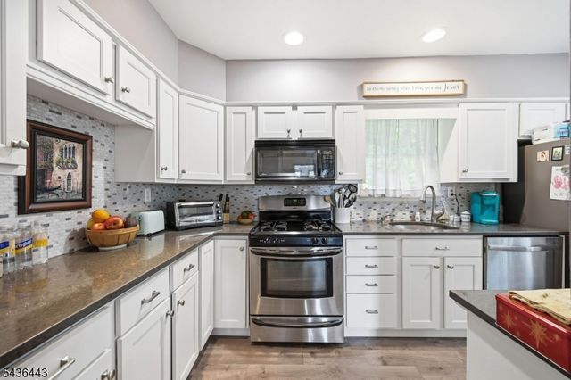 8 Ivan Rd, West Milford Twp., NJ 07480