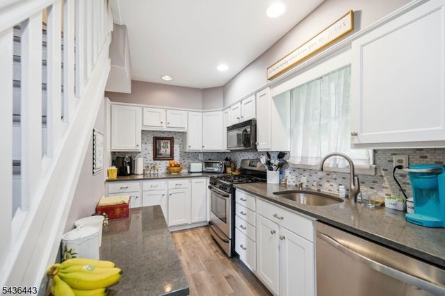 8 Ivan Rd, West Milford Twp., NJ 07480