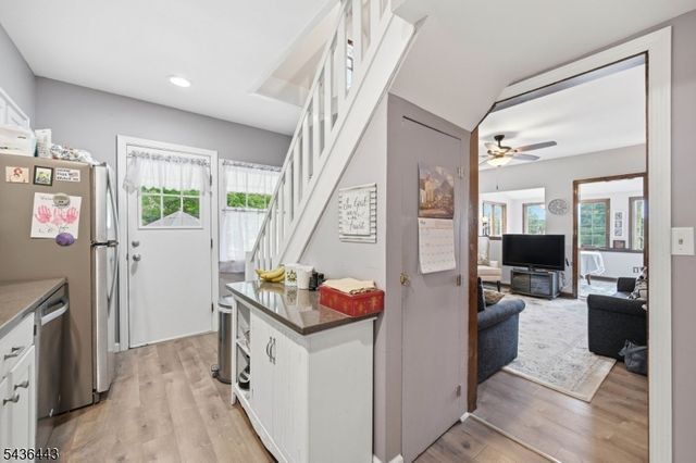 8 Ivan Rd, West Milford Twp., NJ 07480