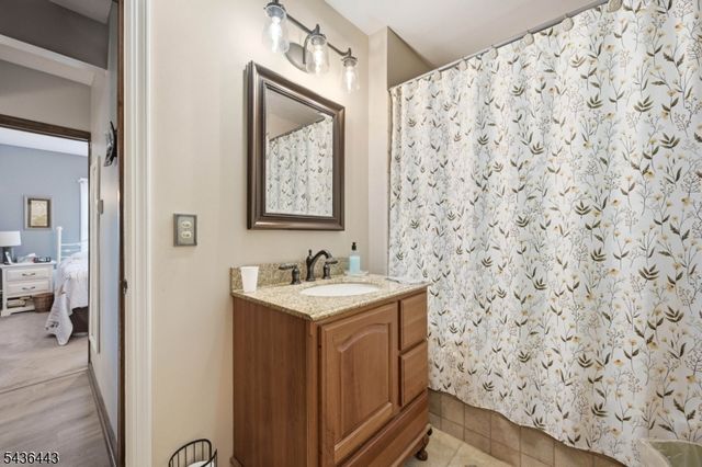 8 Ivan Rd, West Milford Twp., NJ 07480