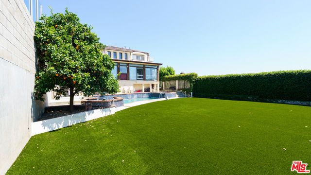 359 Dalkeith Avenue, Los Angeles, CA 90049