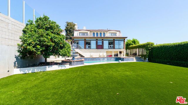359 Dalkeith Avenue, Los Angeles, CA 90049