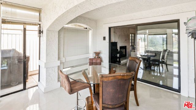 359 Dalkeith Avenue, Los Angeles, CA 90049