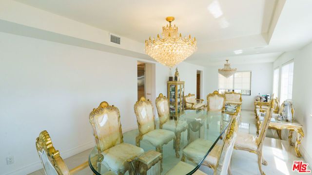 359 Dalkeith Avenue, Los Angeles, CA 90049