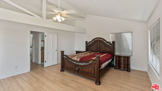 359 Dalkeith Avenue, Los Angeles, CA 90049