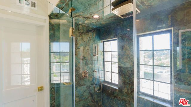 359 Dalkeith Avenue, Los Angeles, CA 90049