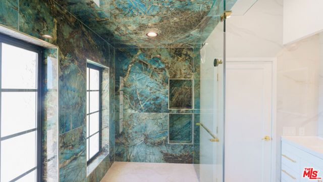 359 Dalkeith Avenue, Los Angeles, CA 90049