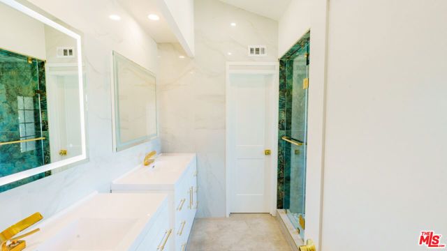359 Dalkeith Avenue, Los Angeles, CA 90049